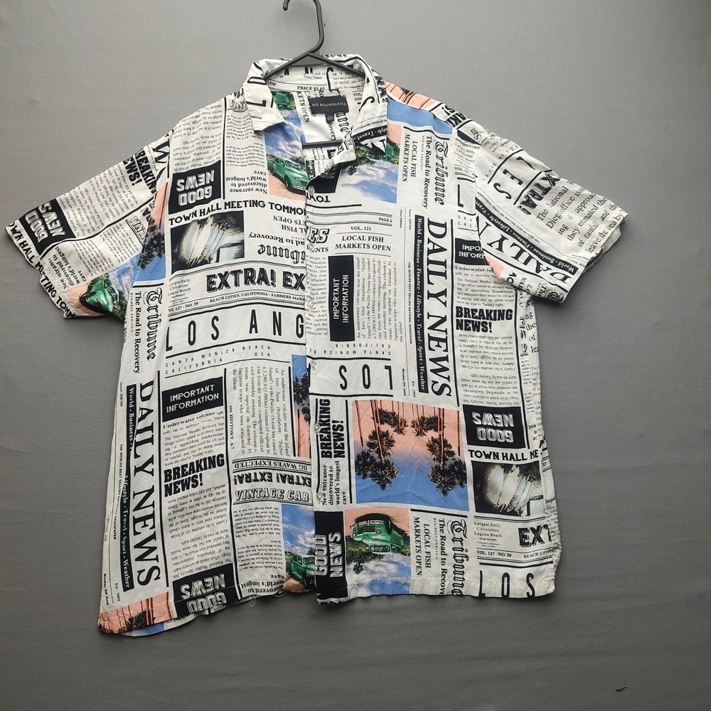 No Boundaries La Newspaper Button Up Short Sleeve XL (46-48) Shirt